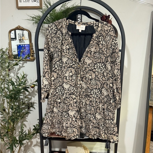 Cleobella Black and Cream Ruffled Graphic Blouse size xs - Picture 1 of 10